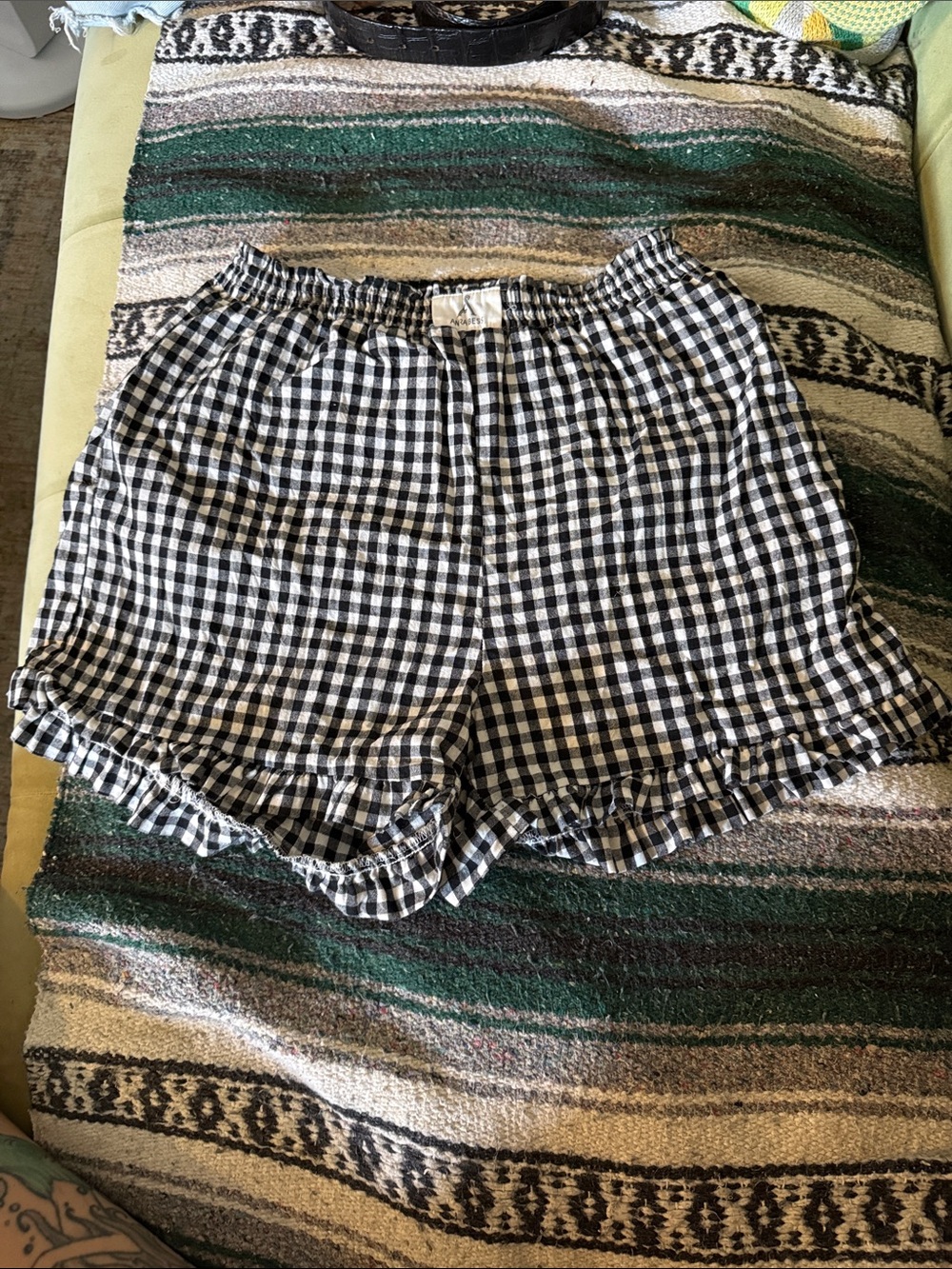 Anrabess Gingham Ruffle Hem Women's Shorts - Black & White - Large